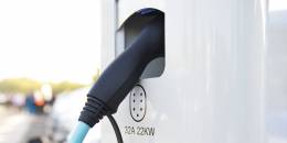 Bornes de recharge ouvertes au public : les dernières mesures réglementaires