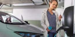Le véhicule électrique en bonne voie : le problème des bornes de recharge en passe d’être résolu