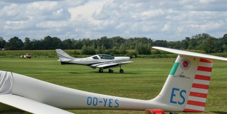 Vers un tarif plus avantageux pour l’électricité bas carbone fournie aux aéronefs au sol