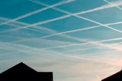 Traînées de condensation&nbsp;: quel impact climatique, quelles solutions&nbsp;?